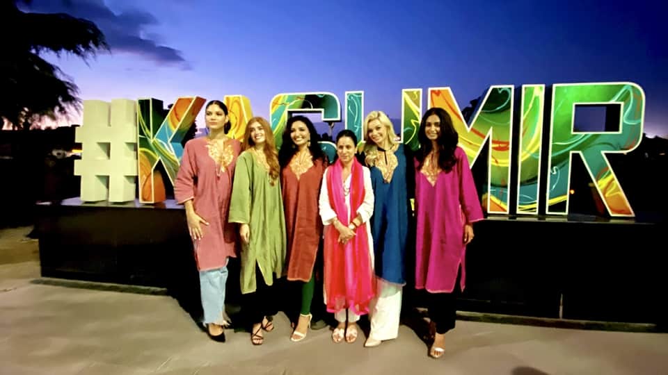 Miss World Karolina Bielawska visit Kashmir photos takes a Shikara ride