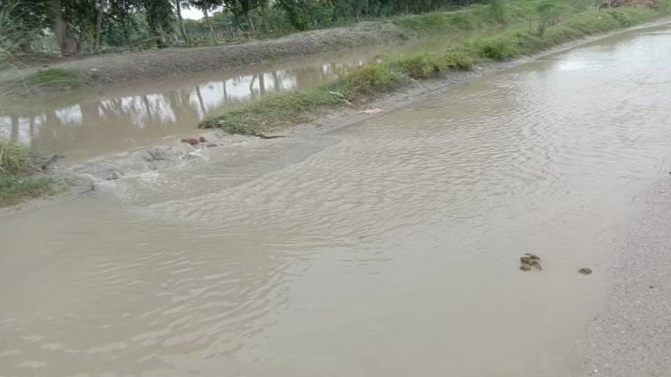 boy drowned after falling in Rajbaha due to slipping of his foot In Mainpuri