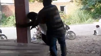 Two Groups fight after comment on PM and CM in azamgarh video going viral on social media