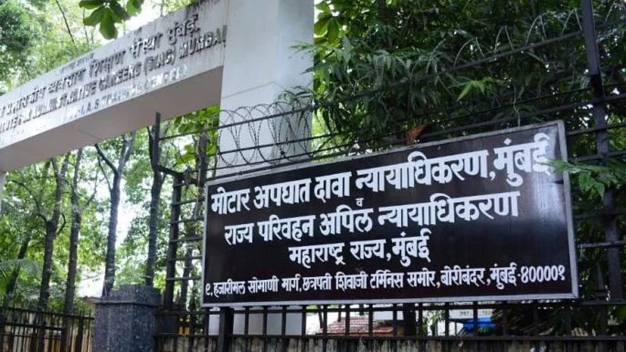 Maharashtra news and updates road accident mumbai police