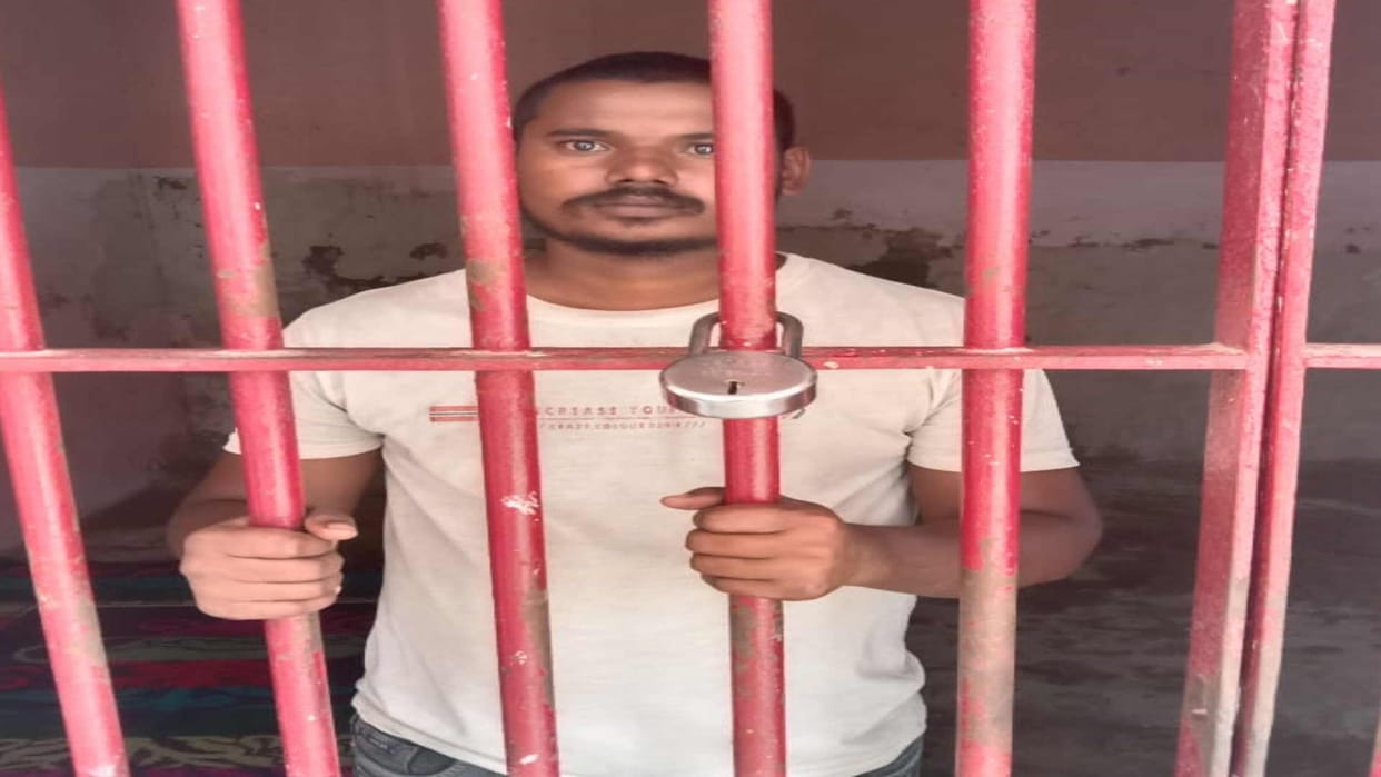Collector caught in name of job in Municipal Corporation gorakhpur