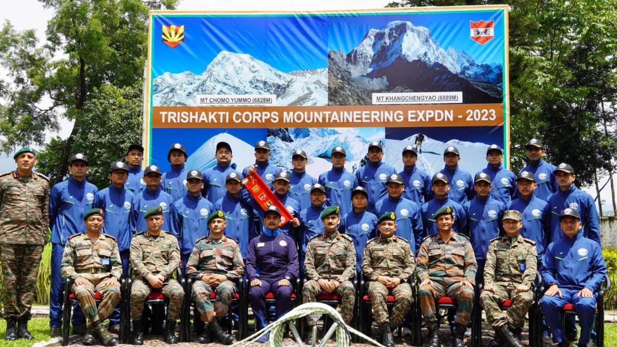 Indian Army and HMI Joint Mountaineering Team leaves for Mount Chomo Yummo aims to conquer 6829 metres