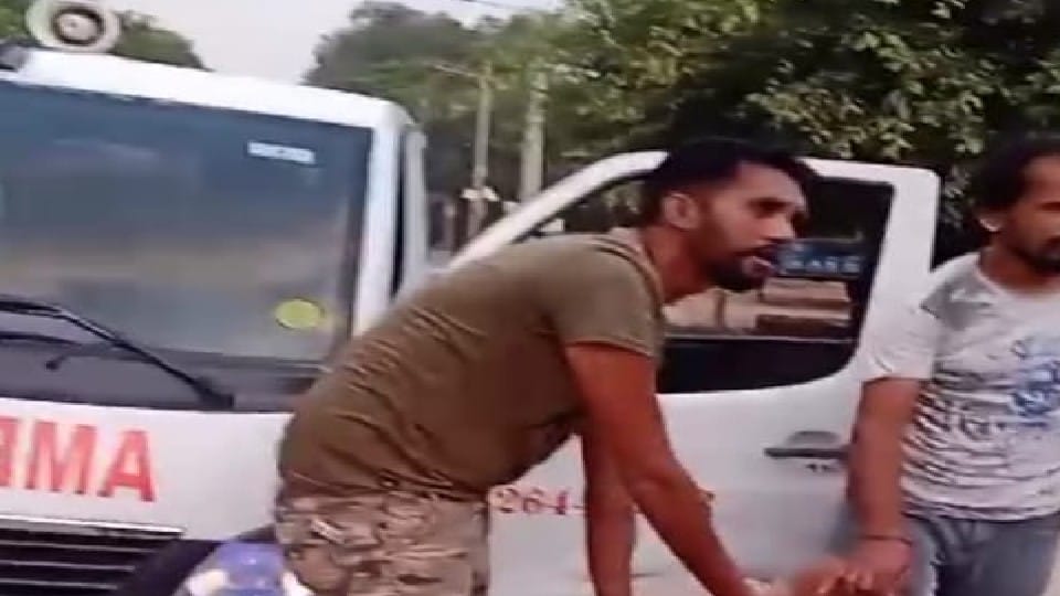 Retired teacher dies due to ambulance crashed him in Pilibhit