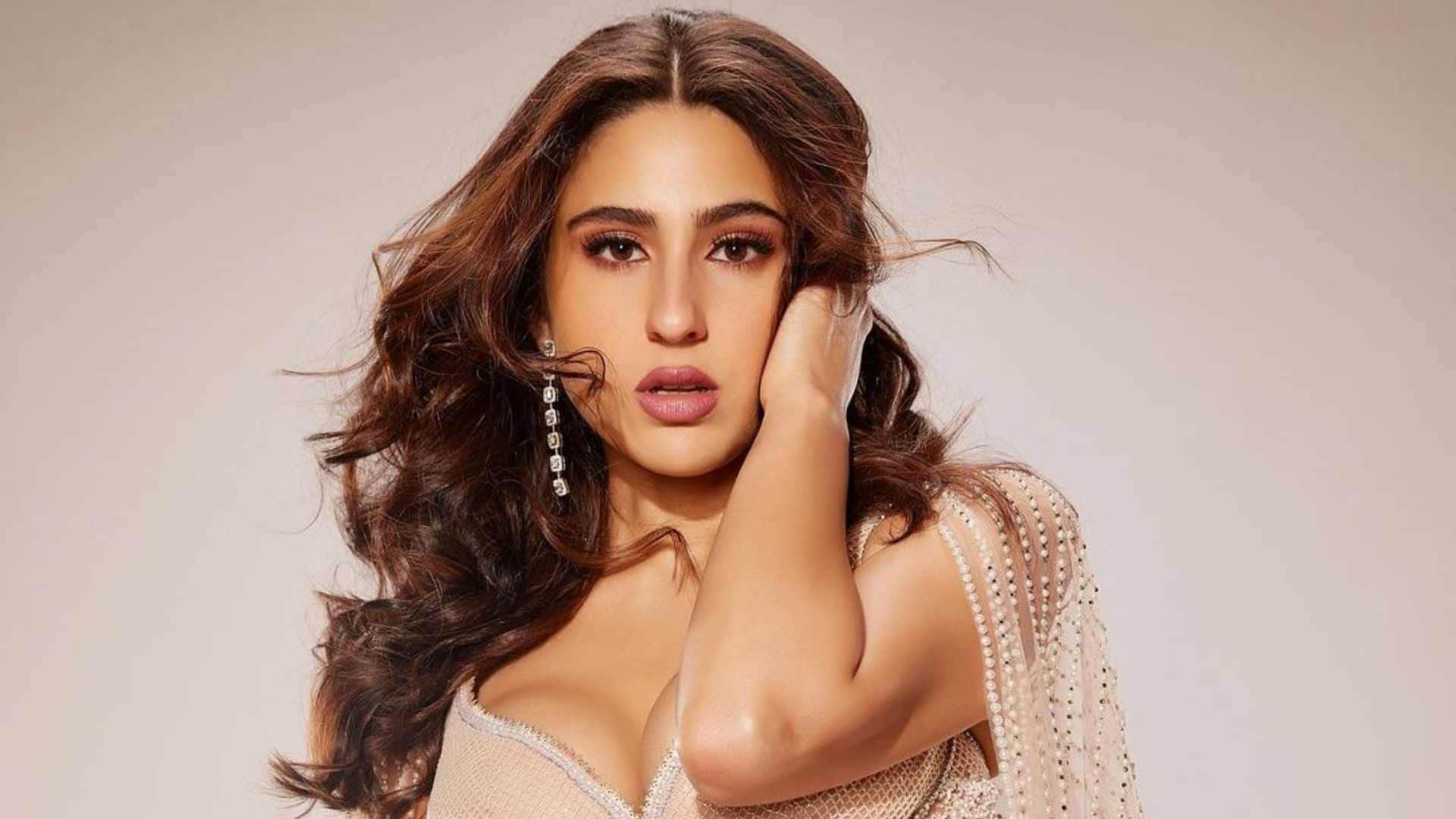 Sara Ali Khan metro in dino actress takes a dig at Janhvi kapoor by latest  post netizens reacts like this