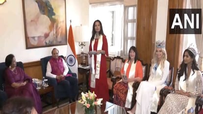 दिल्ली के राजभवन पहुंची मिस वर्ल्ड कैरोलिना बिलावस्का