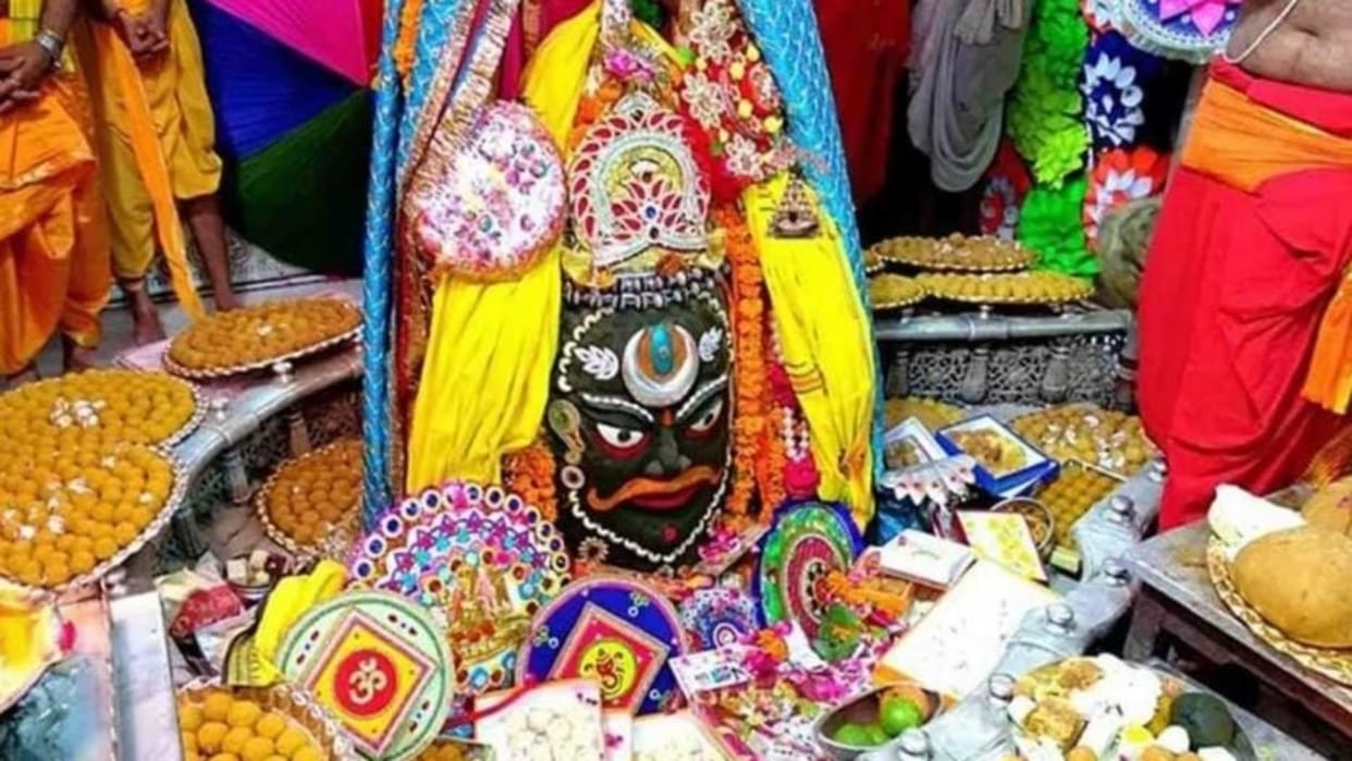 Ujjain News Rakhi will be tied to Baba Mahakal first in Bhasma Aarti on Wednesday morning