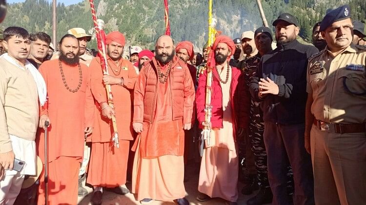 amarnath yatra 2023 concludes with pujan of chhari mubarak at holy cave