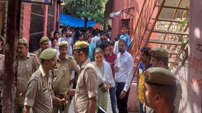 ghaziabad crime news Advocate shot in Ghaziabad tehsil