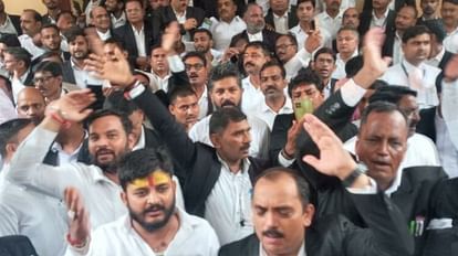 Protest against police lathicharge in Hapur in Varanasi, lawyers go on strike, put forward this demand