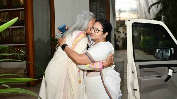 Raksha Bandhan 2023 West Bengal CM Mamata Banerjee arrives at Jalsa to tie rakhi to KBC host Amitabh Bachchan