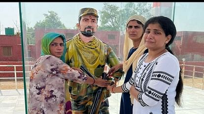 Raksha Bandhan 2023: All three sisters tied rakhi on wrist of martyr statue, said – got brother like Nishant