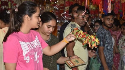 Raksha Bandhan: इस बार दो दिन रक्षाबंधन, बाजारों में बढ़ी चहल-पहल, जानें कब शुरू होगा शुभ मुहूर्त Raksha Bandhan 202 Two days increased activity in markets know shubh muhrat of rakhi