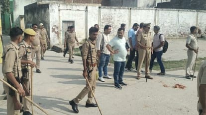Stone pelting on two sides for cutting trees in Rampur, one dead due to bullet injury, six injured