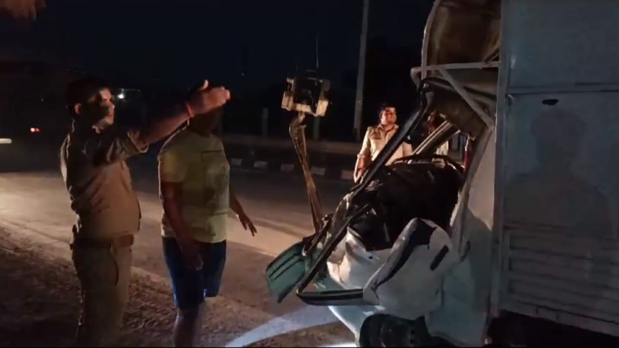 Two died and many injured in an accident in Amethi.