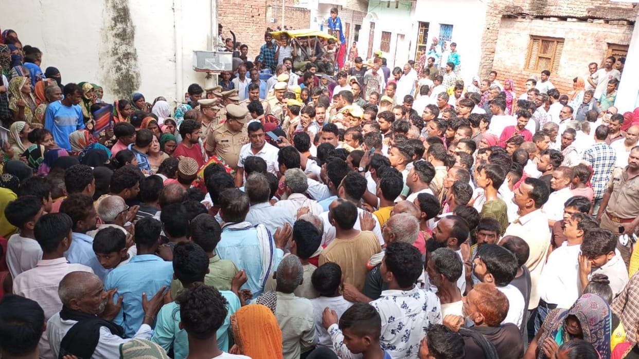 Husband of village pradhan murdered in Inhauna thana in Amethi.