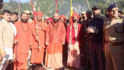 amarnath yatra 2023 concludes with pujan of chhari mubarak at holy cave