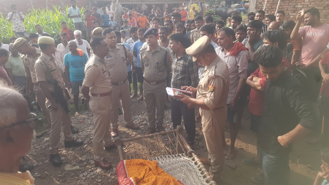 Ballia Crime: A young man sleeping at the door was stabbed to death, relatives were sleeping nearby