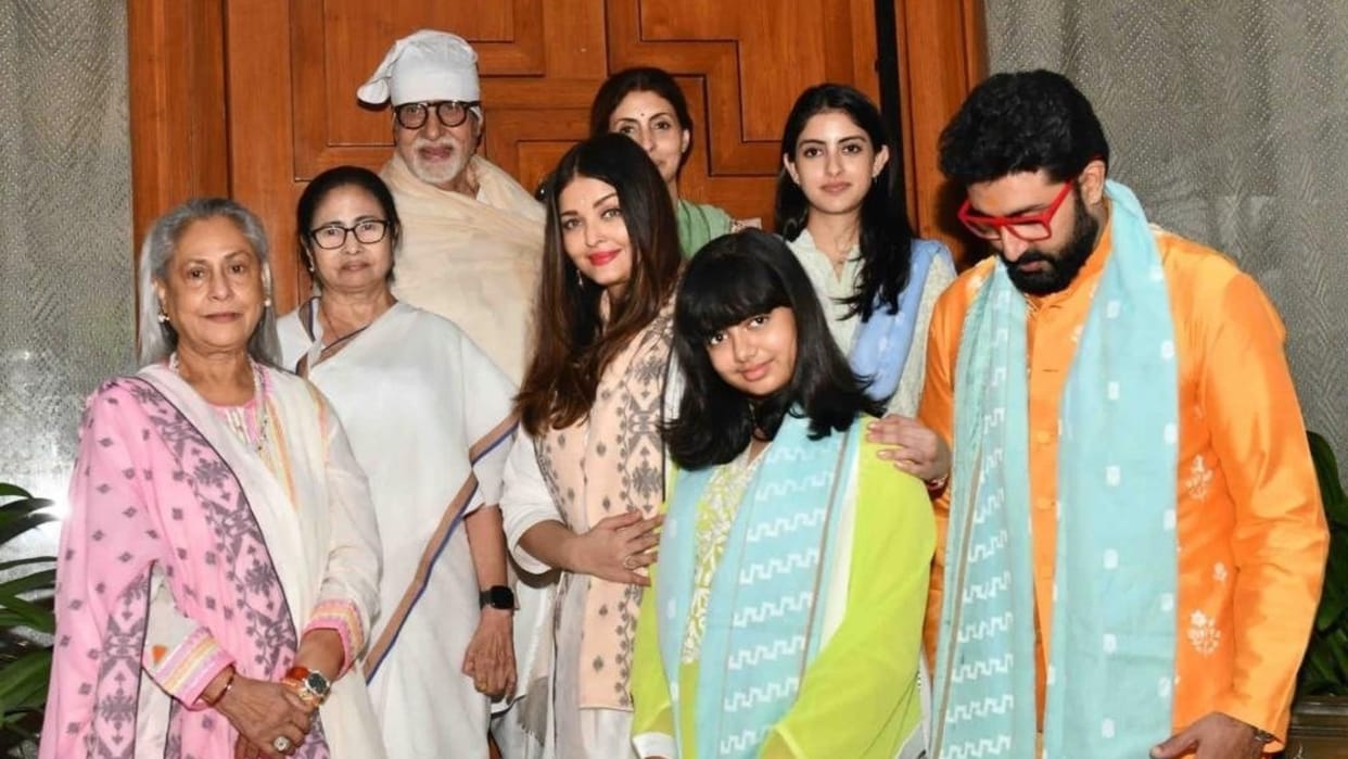 Raksha Bandhan 2023 West Bengal CM Mamata Banerjee arrives at Jalsa to tie rakhi to KBC host Amitabh Bachchan