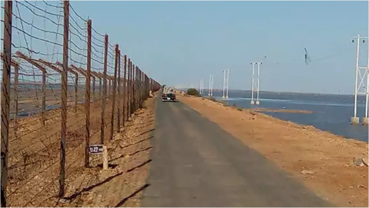 Police arrested Tamil Nadu man roaming near India-PAK border