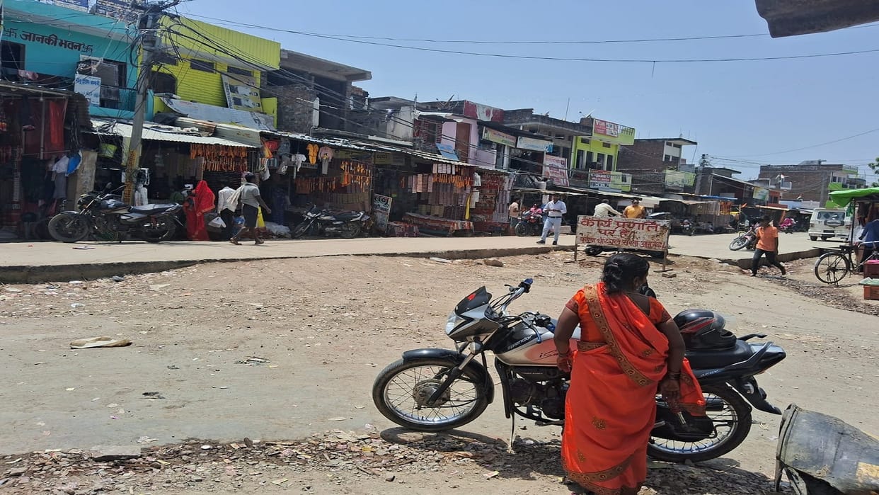 Kheri massacre: Shops opened under the shadow of RAF and PAC, buyers did not come