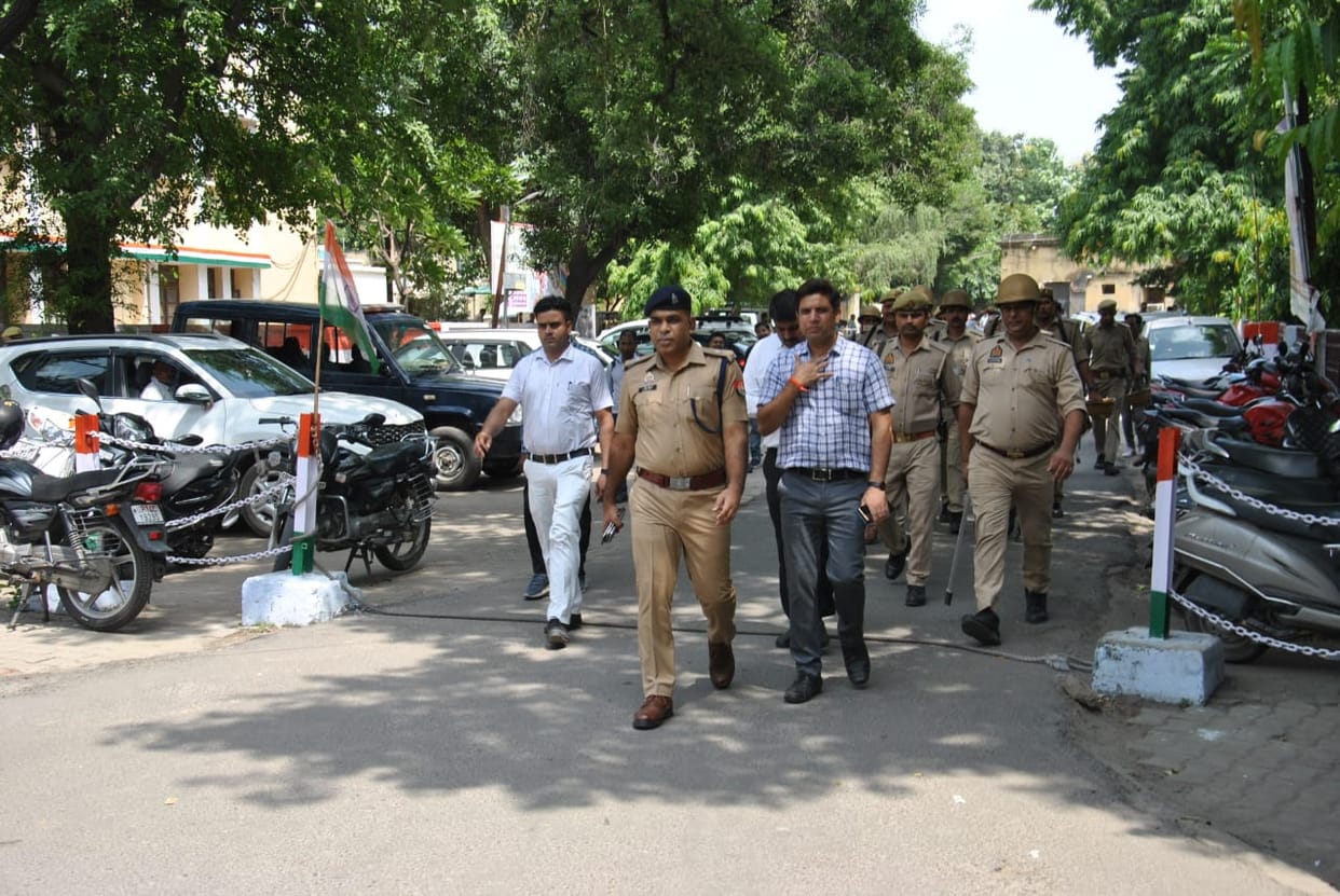 Meerut: Lawyers created chaos in Collectorate, beat up Joint Magistrate gunner
