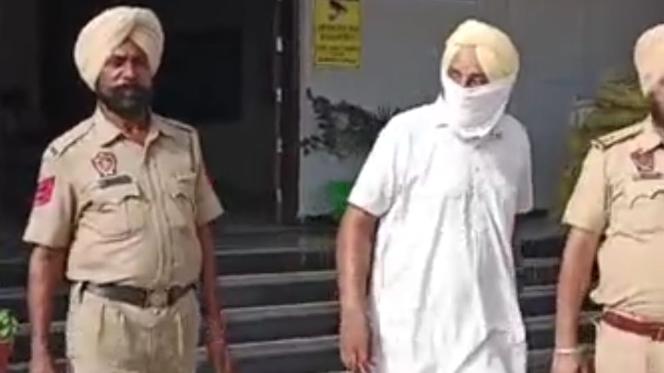 Khanna police arrested 65 year old criminal stealing bikes