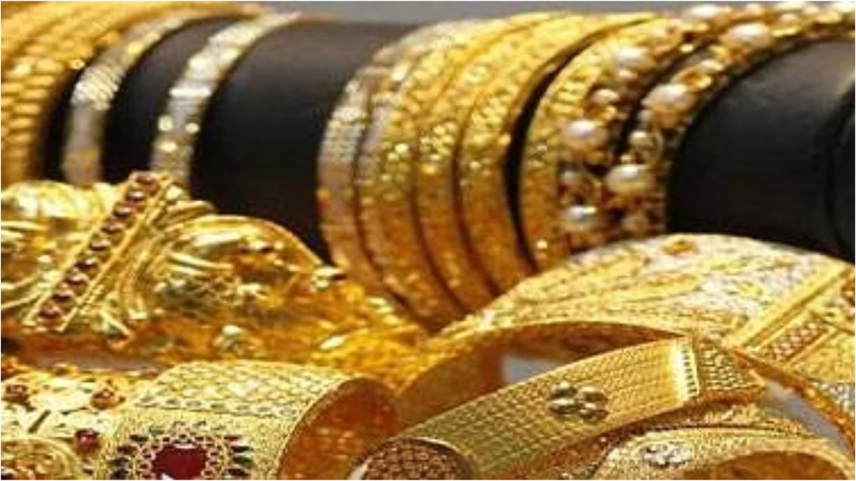 Robbers loot jewelery shops in two different districts, four arrested after shootout with police