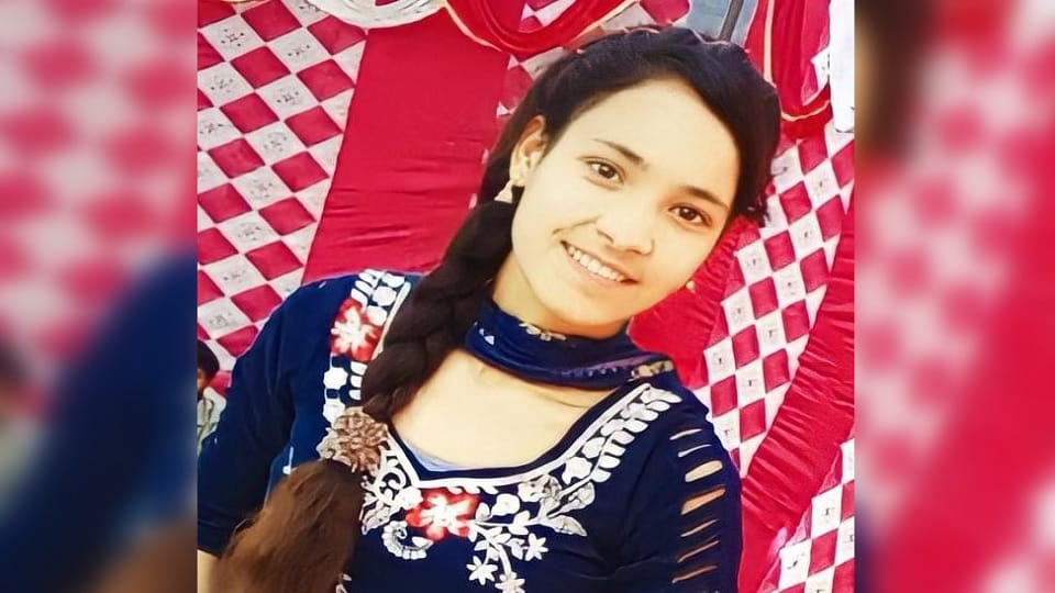 Bulandshahr Hindi News BA student died of fever