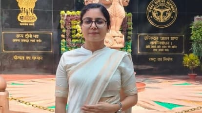 UPPCS J 2022 Result: Amroha Akshi Gill brought fame to the district, family dream come true with hard work