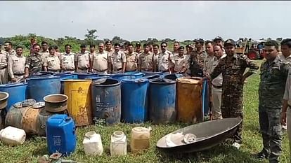 Shivpuri: विधानसभा चुनाव से पहले एक्टिव हुई पुलिस, माफियाओं पर की कार्रवाई, शराब समेत 45 लाख का सामान जब्त Shivpuri News: Police became active before assembly elections action against mafia