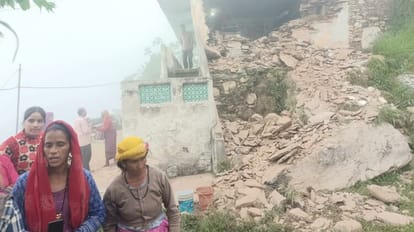 Tehri News: घर में गैस सिलिंडर फटने से हादसा, तीन लोग गंभीर घायल, राहत-बचाव कार्य के लिए मौके पर पहुंची टीम Gas cylinder explodes at home three people injured as Tehri Uttarakhand news in hindi