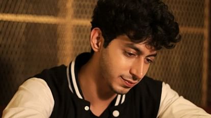 Mihir Ahuja: 'द आर्चीज' की रिलीज से पहले ही मिहिर के हाथ लगी दूसरी फिल्म, इब्राहिम के साथ सरजमीं में आएंगे नजर Report Claims The Archies Star Mihir Ahuja To Join Ibrahim Ali Khan in His Debut Film Sarzameen With Kajol