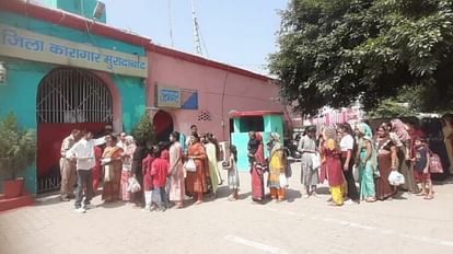 Moradabad: Sisters came tie rakhi jailed brothers, tears flowed when asked about each other condition