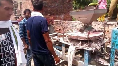 शामली में बड़ा हादसा: तेज धमाके साथ आटा चक्की फटने से बालिका की मौत, छह घायल girl died due to explosion in running Atta Chakki in shamli, six injured