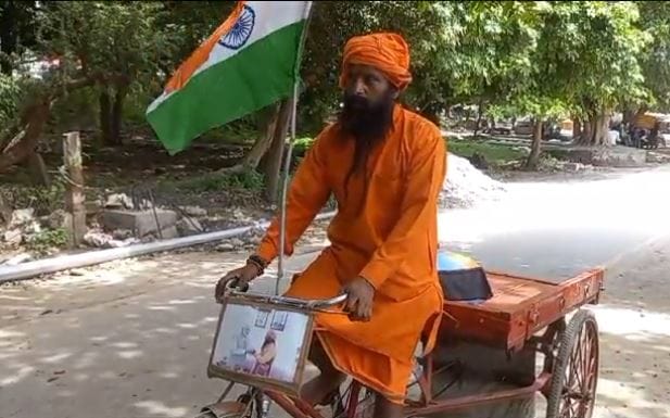 Mangal Kevat left for Delhi by trolley to save his house, will appeal to PM Modi