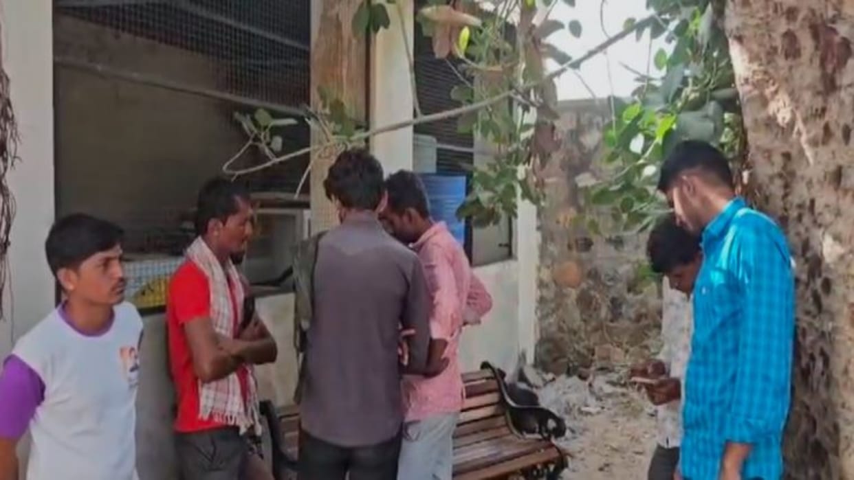 Barmer Two Died one injured in car collision of devotees going on foot to Ramdevra