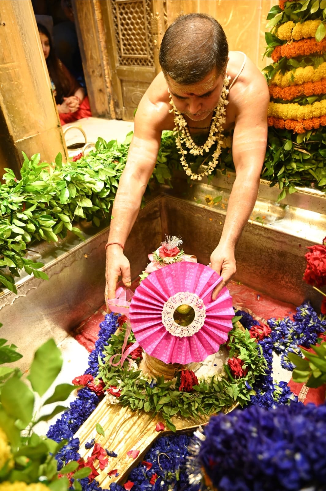 350 years of tradition played in Kashi Sawan swing to Baba Vishwanath