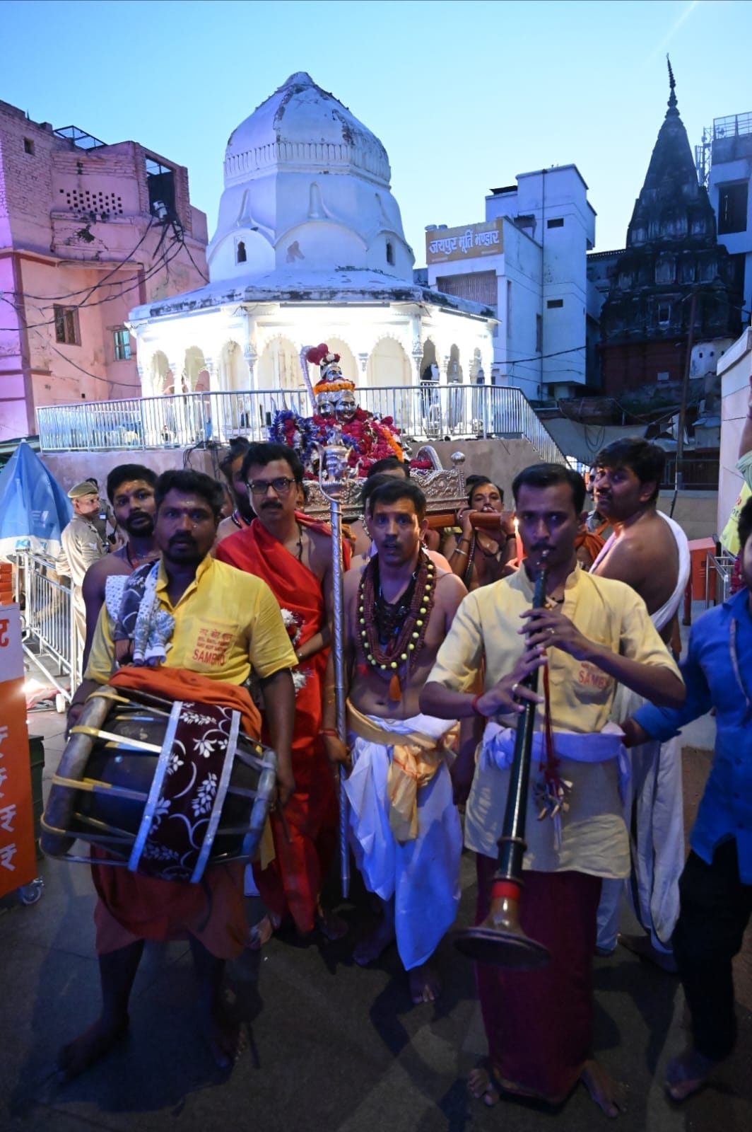 350 years of tradition played in Kashi Sawan swing to Baba Vishwanath
