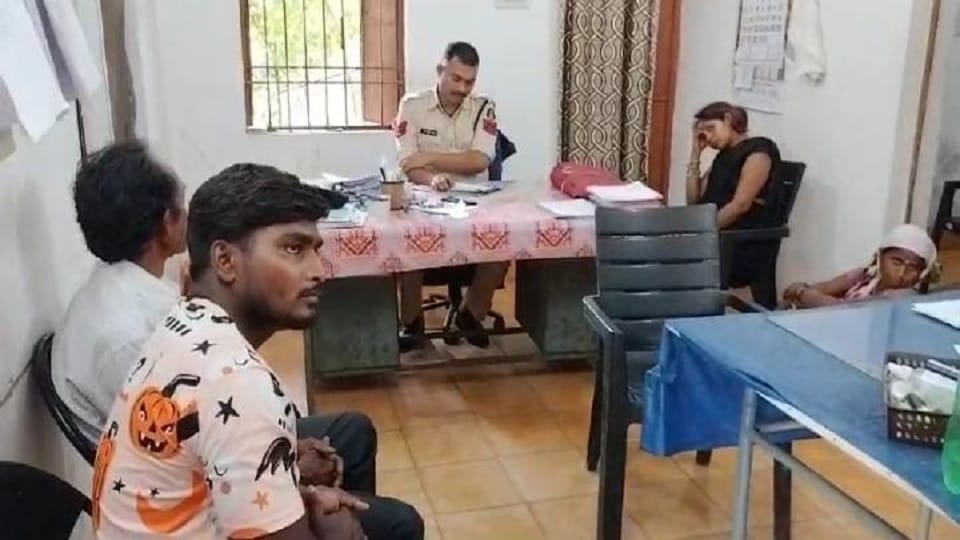 Youth hanged himself at home in Korba