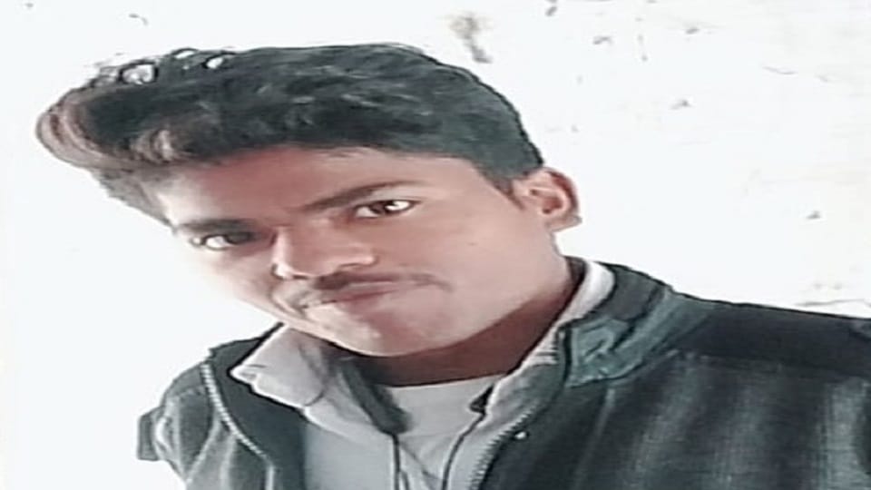 Death of an artisan working at a sweet store