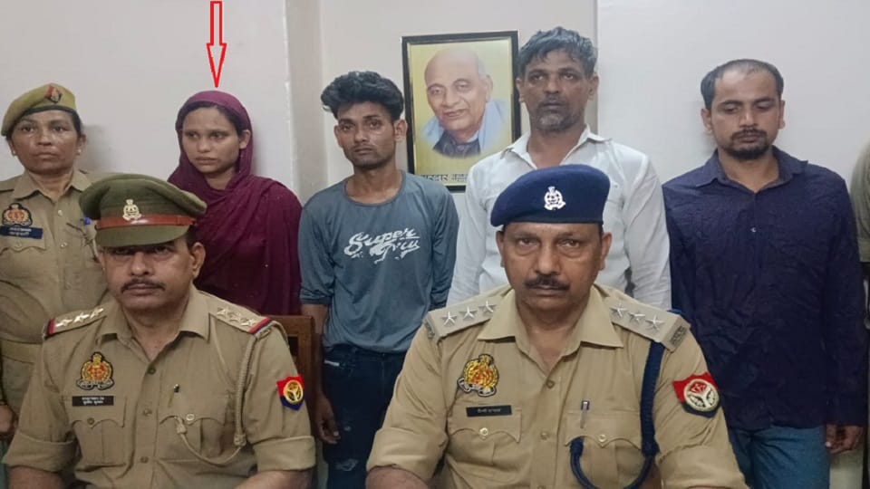 Woman sold 11 month old baby for Rs 19 thousand police arrested four accused