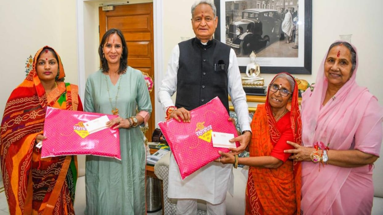 Rajasthan Even today women will be able to do free roadways bus travel Brahmakumaris tied Rakhi to CM Gehlot