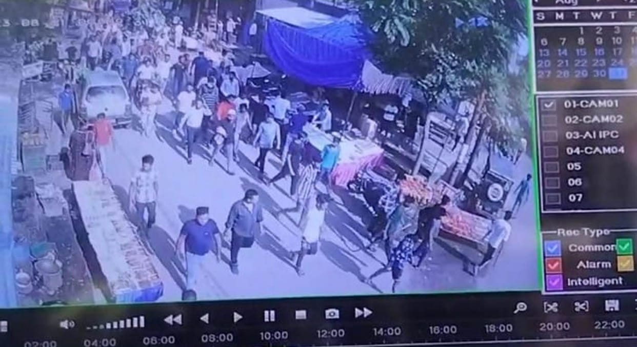 Fighting between two parties while buying goods at the shop police and PAC deployed Roorkee Uttarakhand news