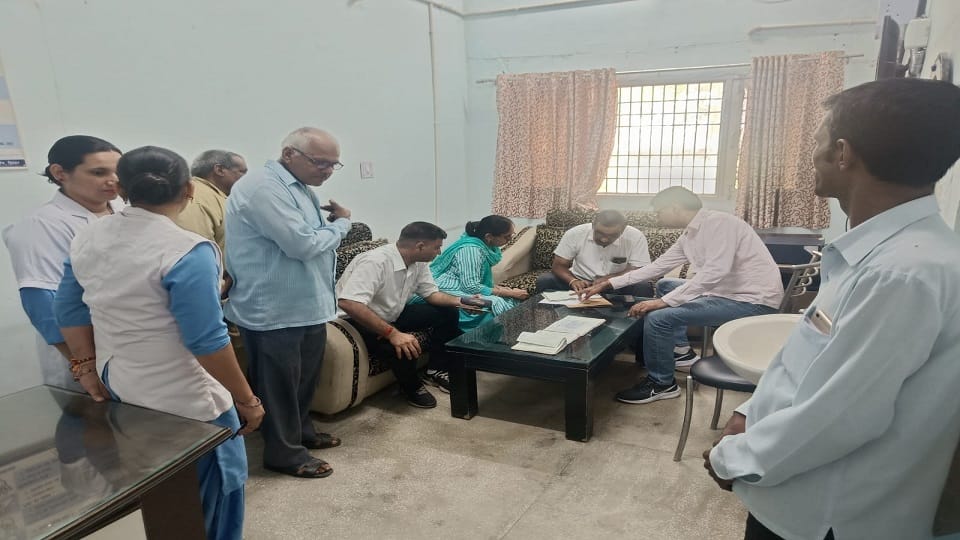 CM Flying raid in CHC Sorkhi of hisar, records of attendance registers were scrutinized