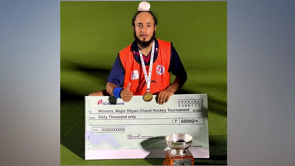 hockey tournament in kashmir: Srinagar defeated Baramulla 2-0 in the final match of hockey competition.