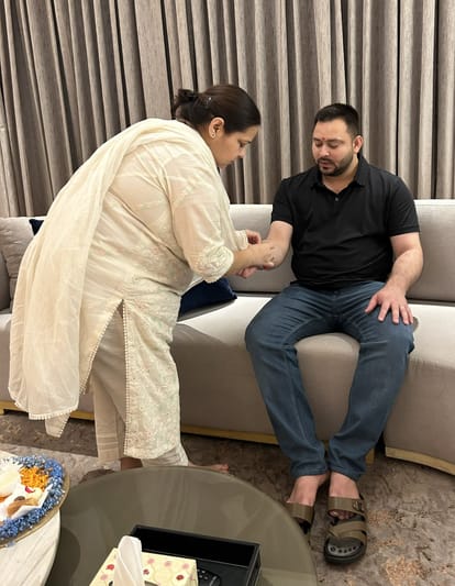 Raksha Bandhan: Tej Pratap Yadav tied rakhi to his sisters after going to Gurugram, targeted Rohini Acharya