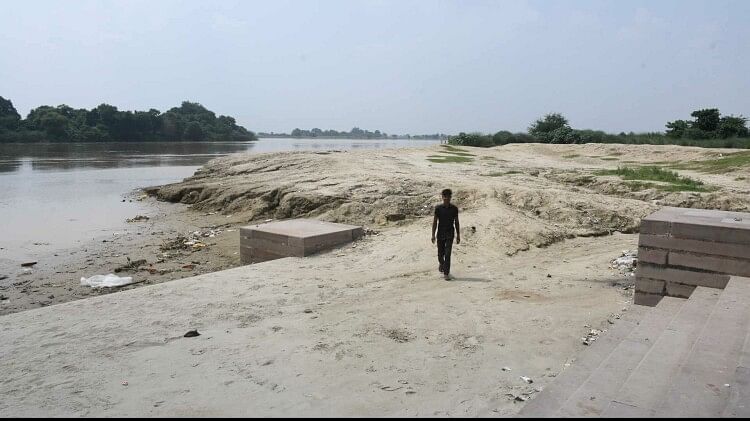 विकास की अधूरी खुशी: राप्ती रिवर फ्रंट का लाल पत्थरों से बनने थे घाट, योजना बनाकर भूल गए साहब