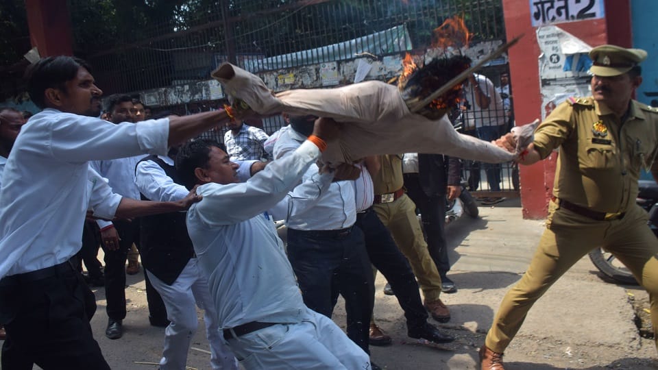 Hapur lathi charge incident Advocates burnt effigy in Agra clash with police