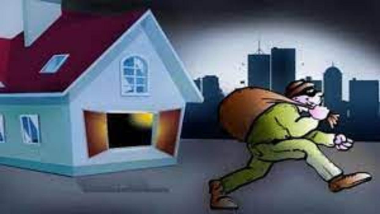 Thieves entered house and made away with jewellery worth lakhs along with cash in Firozabad