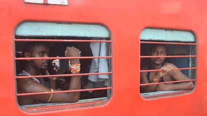 Mega block taken due to pre non interlock between Gorakhpur Cantt Kusmhi station